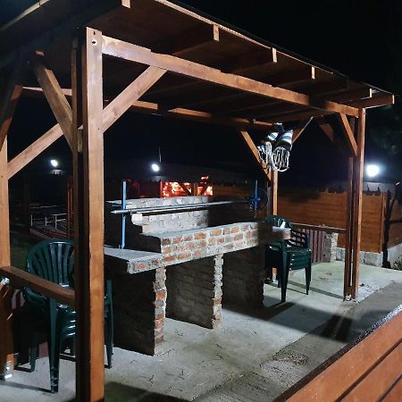 Rooms Poienita Slănic-Moldova Eksteriør billede